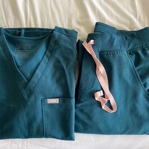 CARIBBEAN BLUE FIGS Set: Size SMALL - Catarina One-Pocket Top & Zamora Jogger